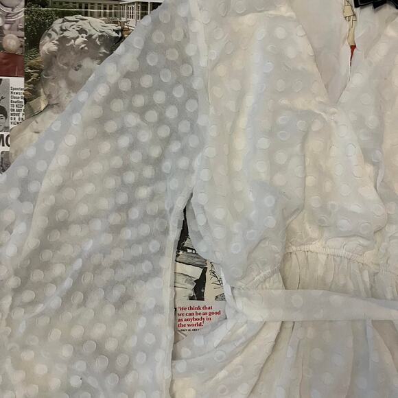 Adorable long sleeve mini romper - Picture 3 of 9